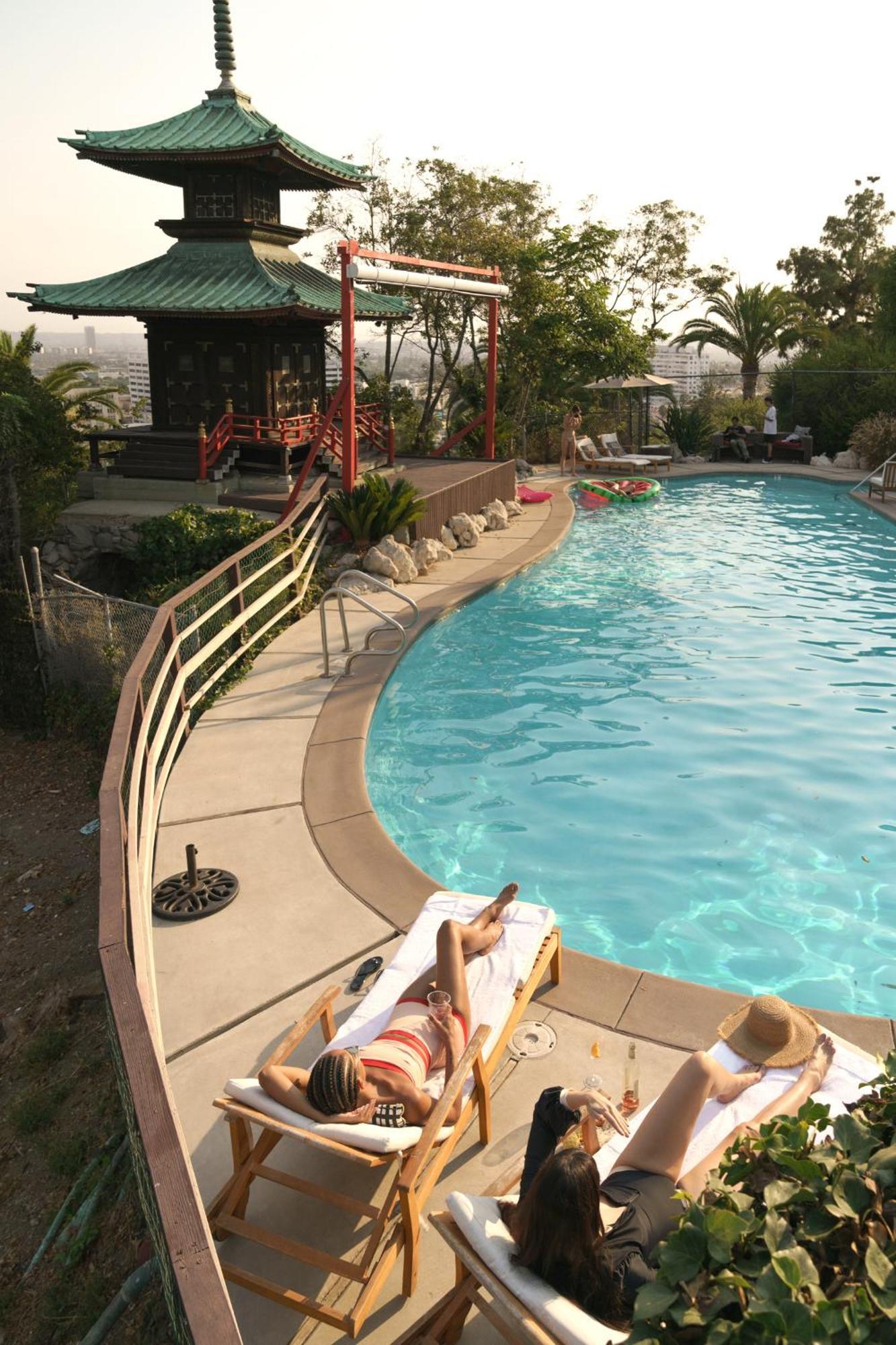 Hollywood Hills Hotel Los Angeles Exterior photo